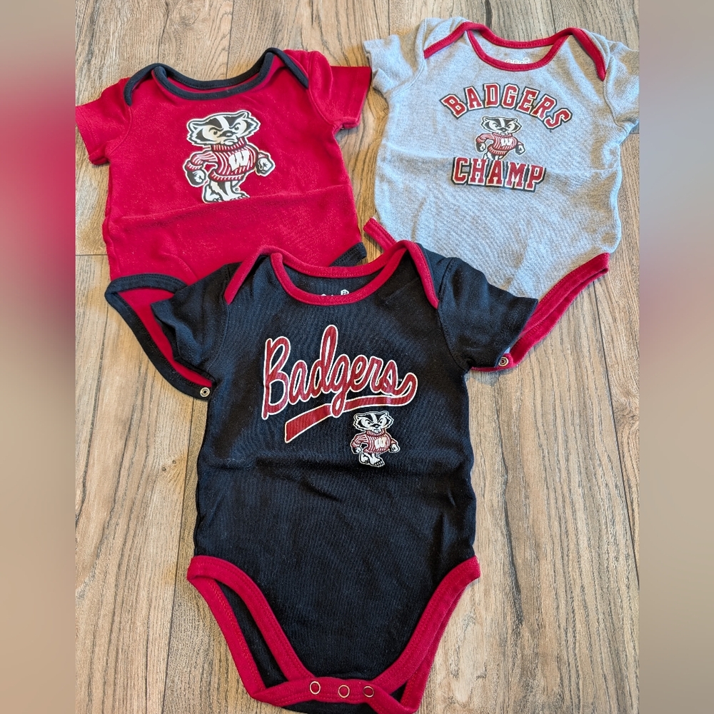 GEN2 Wisconsin Badgers Onesies Bundle of 3 Black Red and Gray Size 18 Months